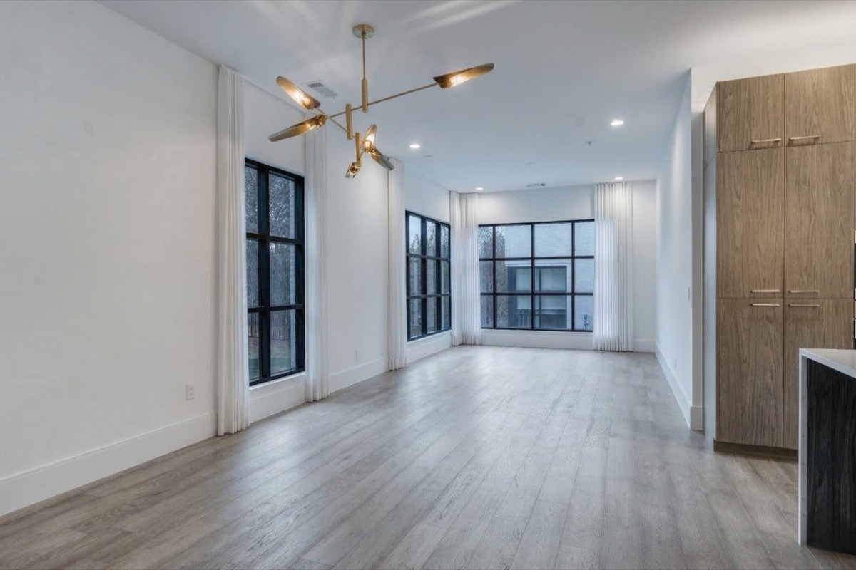 Vacant room before physical staging in Metro Atlanta